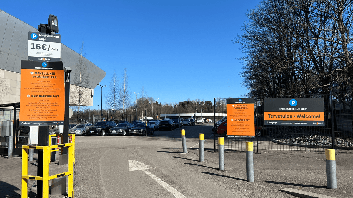 Picture of OnePark Finland's outdoor parking at P-Messukeskus.